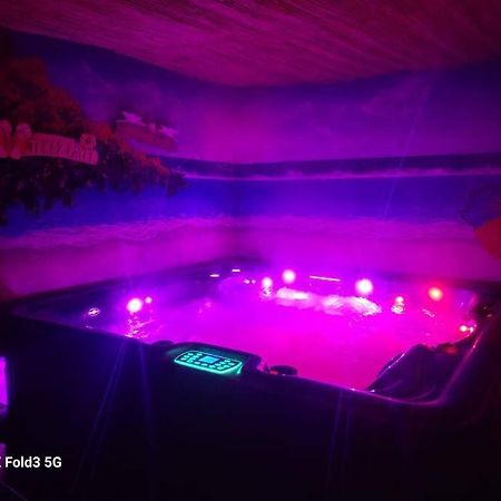 Studio Avec Terrasse Et Jacuzzi Вальбонн Екстер'єр фото